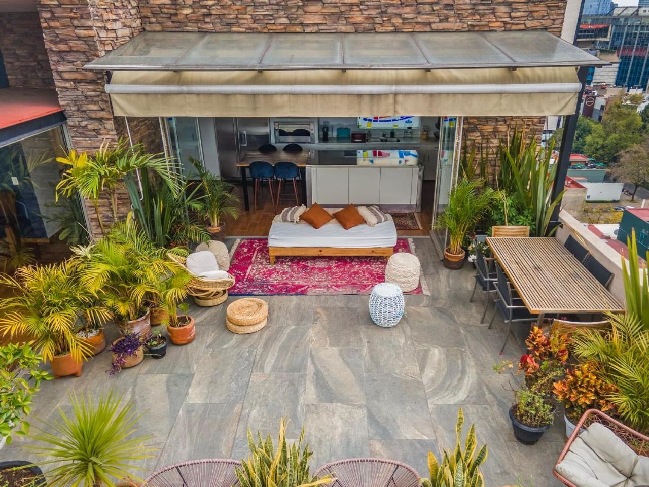 High End Penthouse High Ceilings View *
